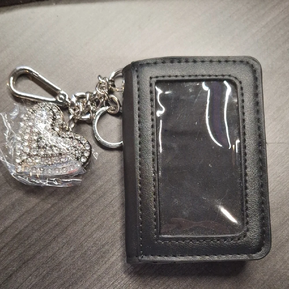 Steve Madden Black Card‎ Holder with Glittering Silver Heart Keychain